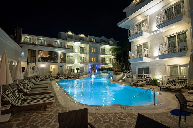Montebello Deluxe