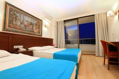 Hotel Kaya Maris