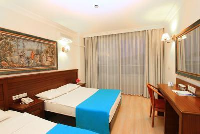 Hotel Kaya Maris