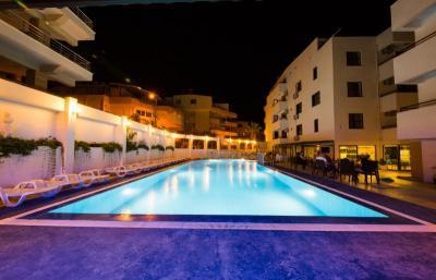 Tuntas Beach Hotel Altinkum