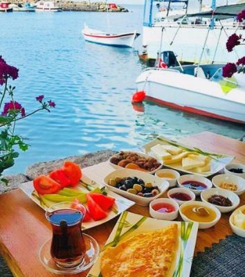 Assos Behram Hotel