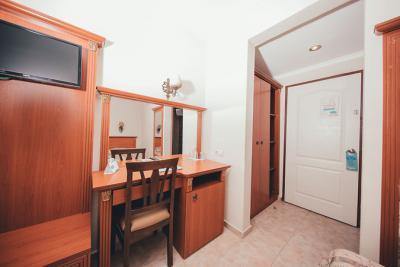 Yel Holiday Resort Hotel