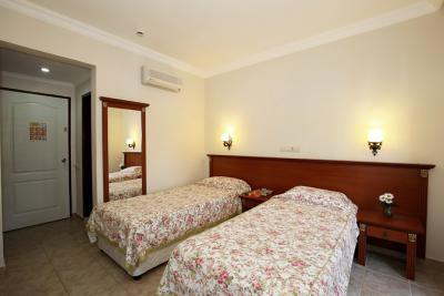 Yel Holiday Resort Hotel