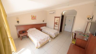 Yel Holiday Resort Hotel
